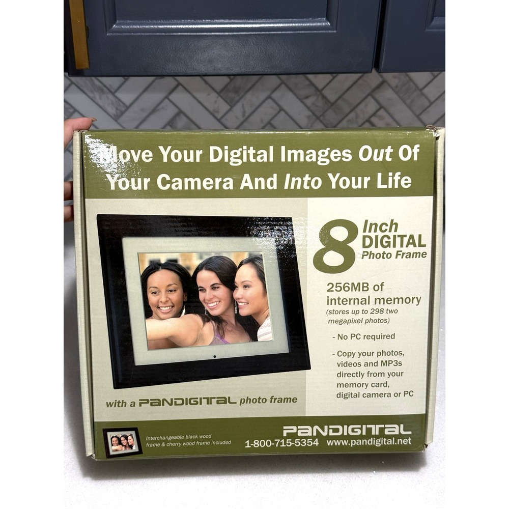 Pandigital 8" Digital Photo Frame 256MB Black Espresso Wood‎ Beveled Frame NEW